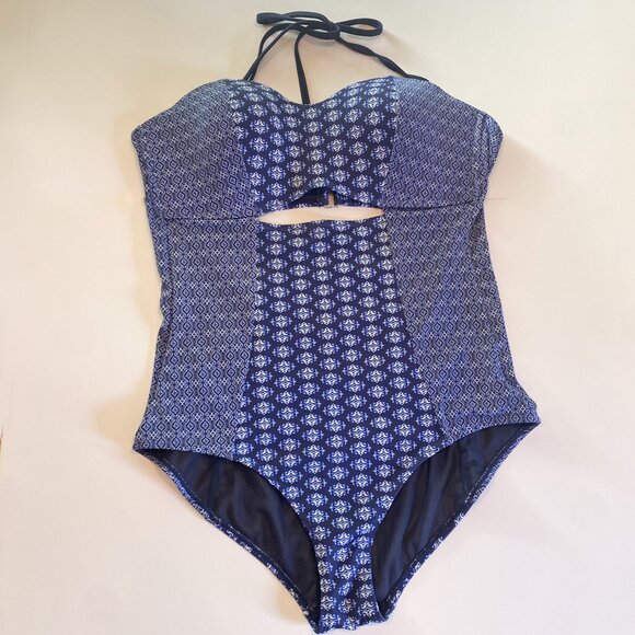 Athleta Tangier Cutout Halter One-Piece Swimsuit Size L - Picture 3 of 10